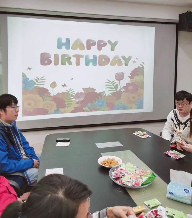 鳳谷十月員工生日會(huì)，這個(gè)“大家庭”感恩有你